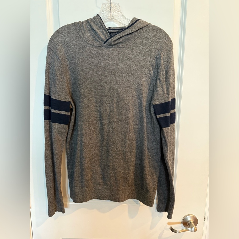 Banana Republic Hoodie Men’s Size Small